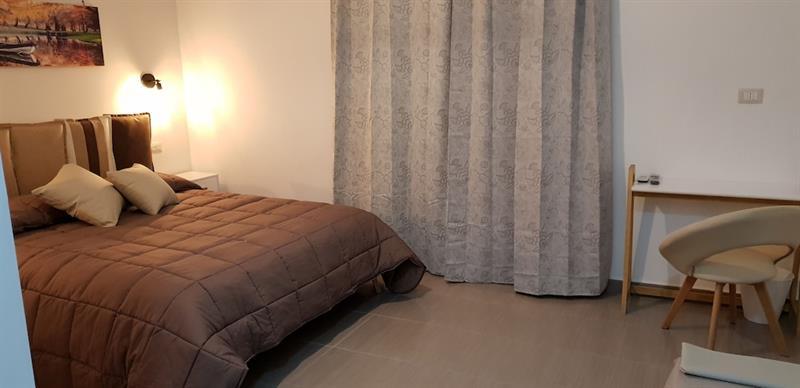 Bed and Breakfast A Due Passi Dal Museo Neapel Exterior foto