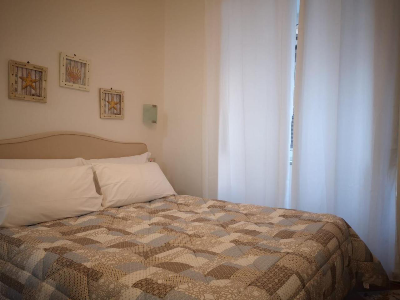 Bed and Breakfast A Due Passi Dal Museo Neapel Exterior foto