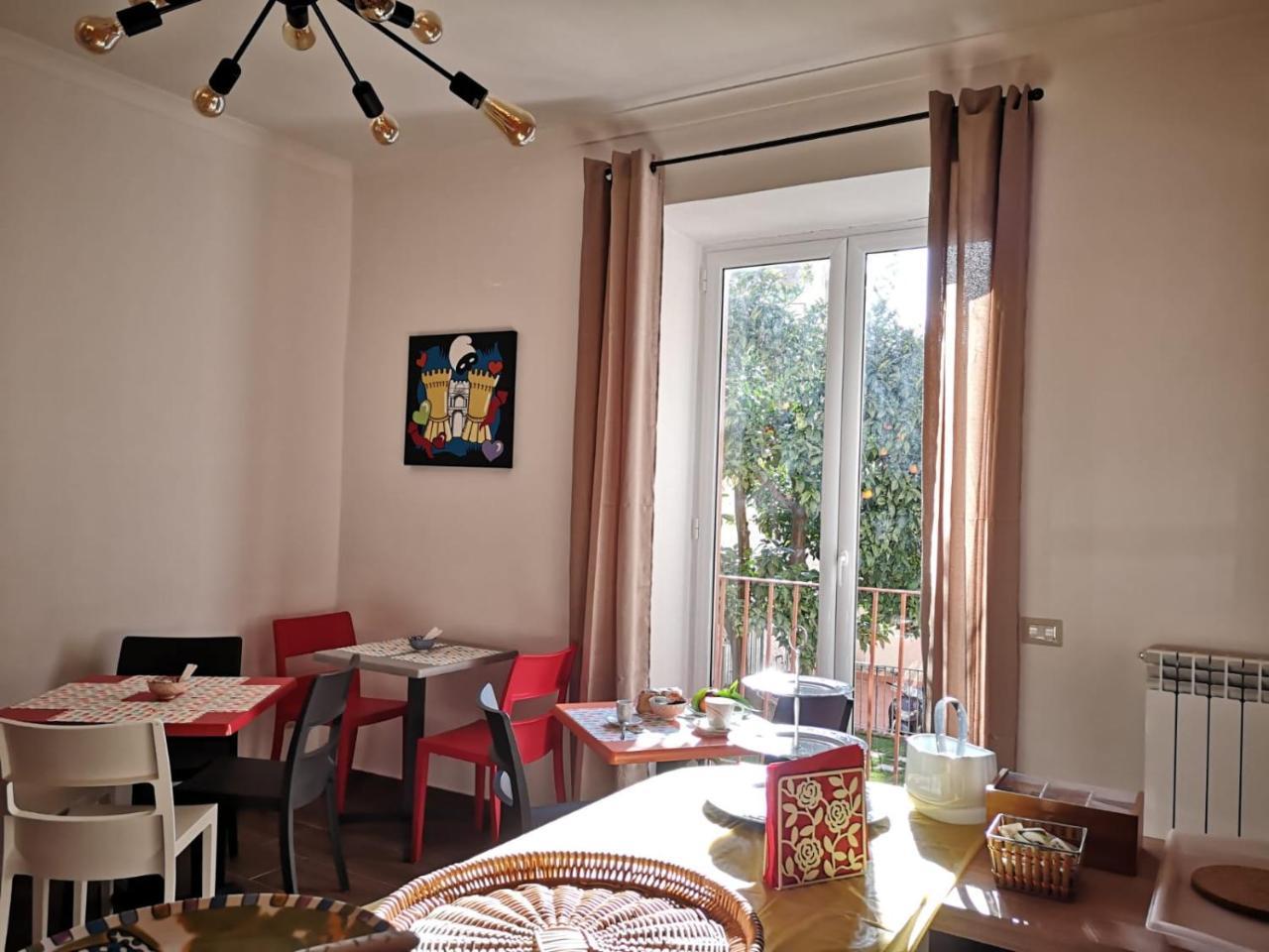 Bed and Breakfast A Due Passi Dal Museo Neapel Exterior foto