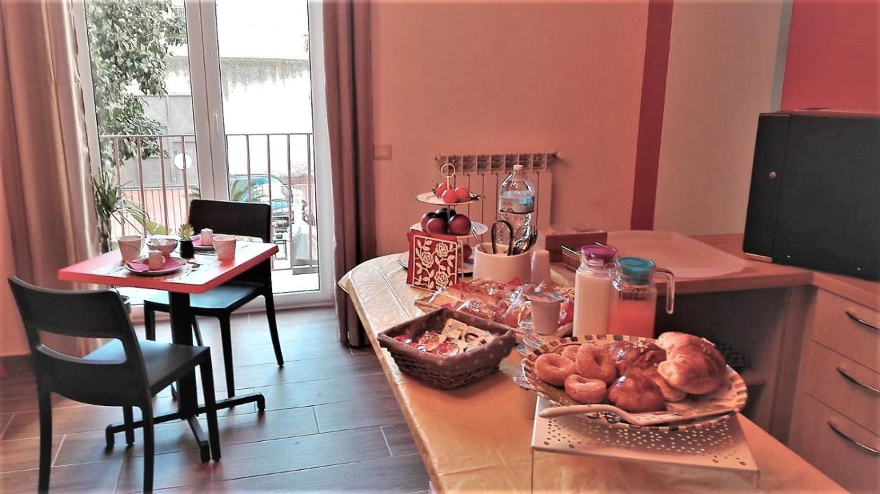 Bed and Breakfast A Due Passi Dal Museo Neapel Exterior foto