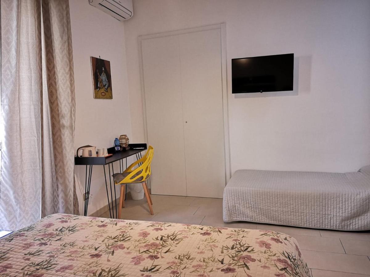 Bed and Breakfast A Due Passi Dal Museo Neapel Exterior foto
